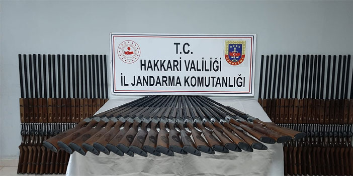 Hakkari'de gümrük kaçağı 100 av tüfeği ele geçirildi