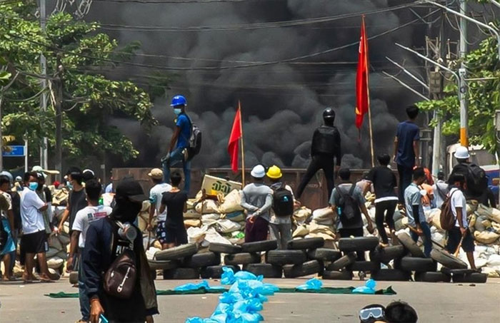 Myanmar'da toplam can kaybı 805 oldu