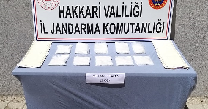 Hakkari'de yolcu minibüsünde 2 kilo uyuşturucu ele geçirildi