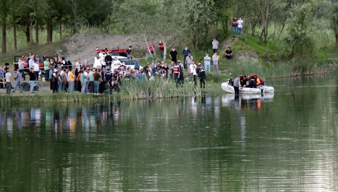 Serinlemek için girdiği göletten cansız bedeni çıktı