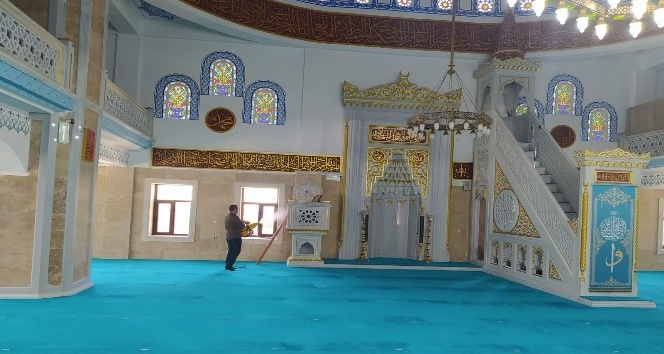 Hakkari'de camiler dezenfekte edildi