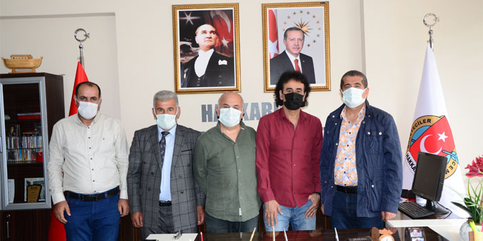 Sanatçılardan Hakkari Gazeteciler Cemiyetine ziyaret
