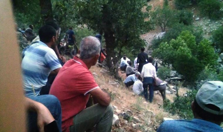 Ağaca asılı olarak ölü bulundu