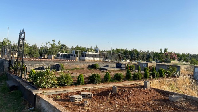 Elçi’nin mezarı tahrip edildi