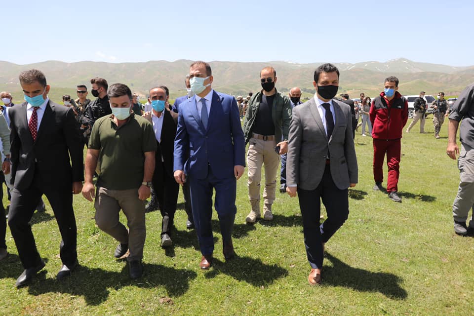 Yüksekova'da manda ve malak dağıtımı