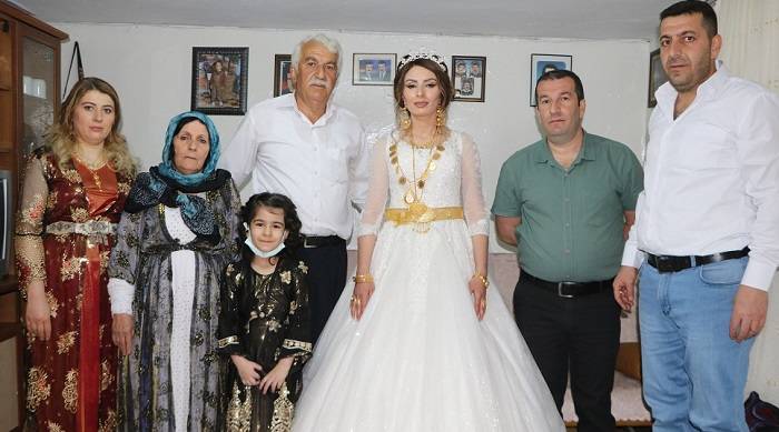 Özbek ailesinin mutlu günü