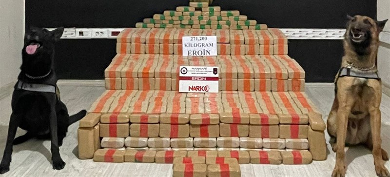 Yüksekova'da dere yatağında 271 kilo 200 gram eroin ele geçirildi