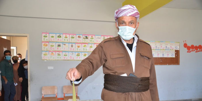 Yüksekova'da 2 mahalle ve bir köyde muhtarlık seçimi yapıldı