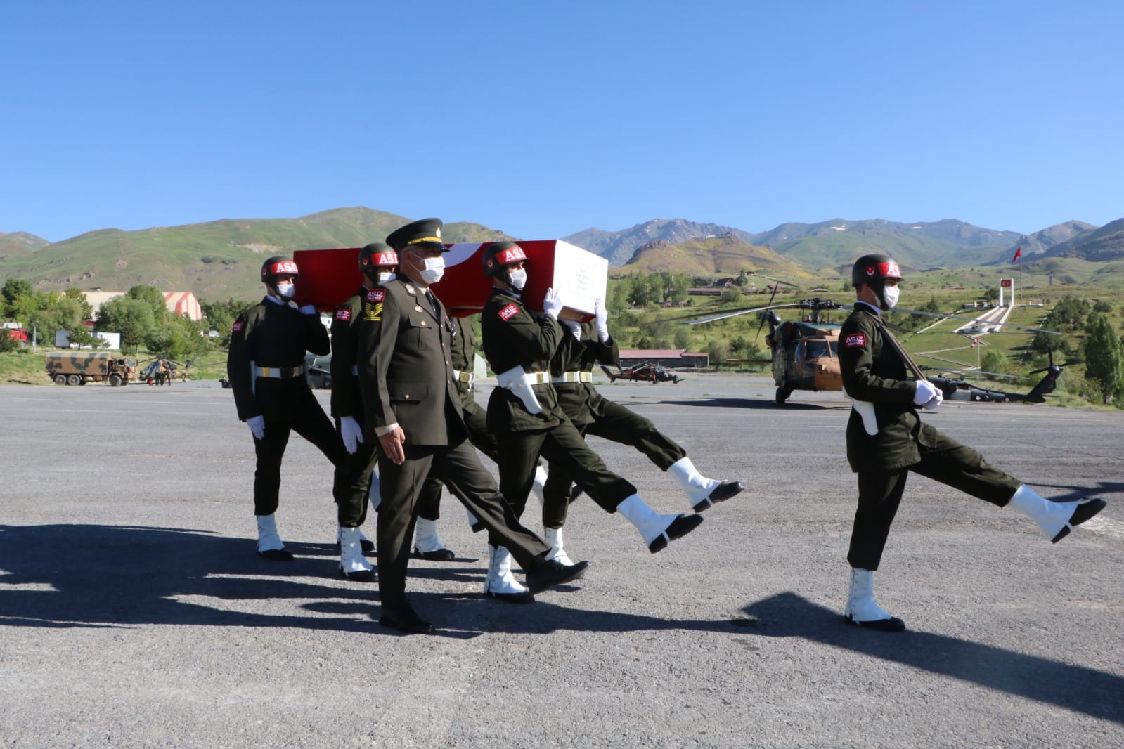 Hakkari'de şehit asker için tören düzenlendi
