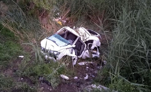 Otomobil dereye yuvarlandı: 4 yaralı