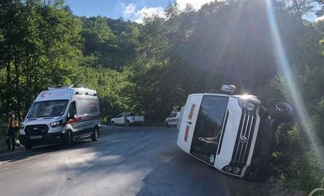 Gezi dönüşü kaza: 15 yaralı