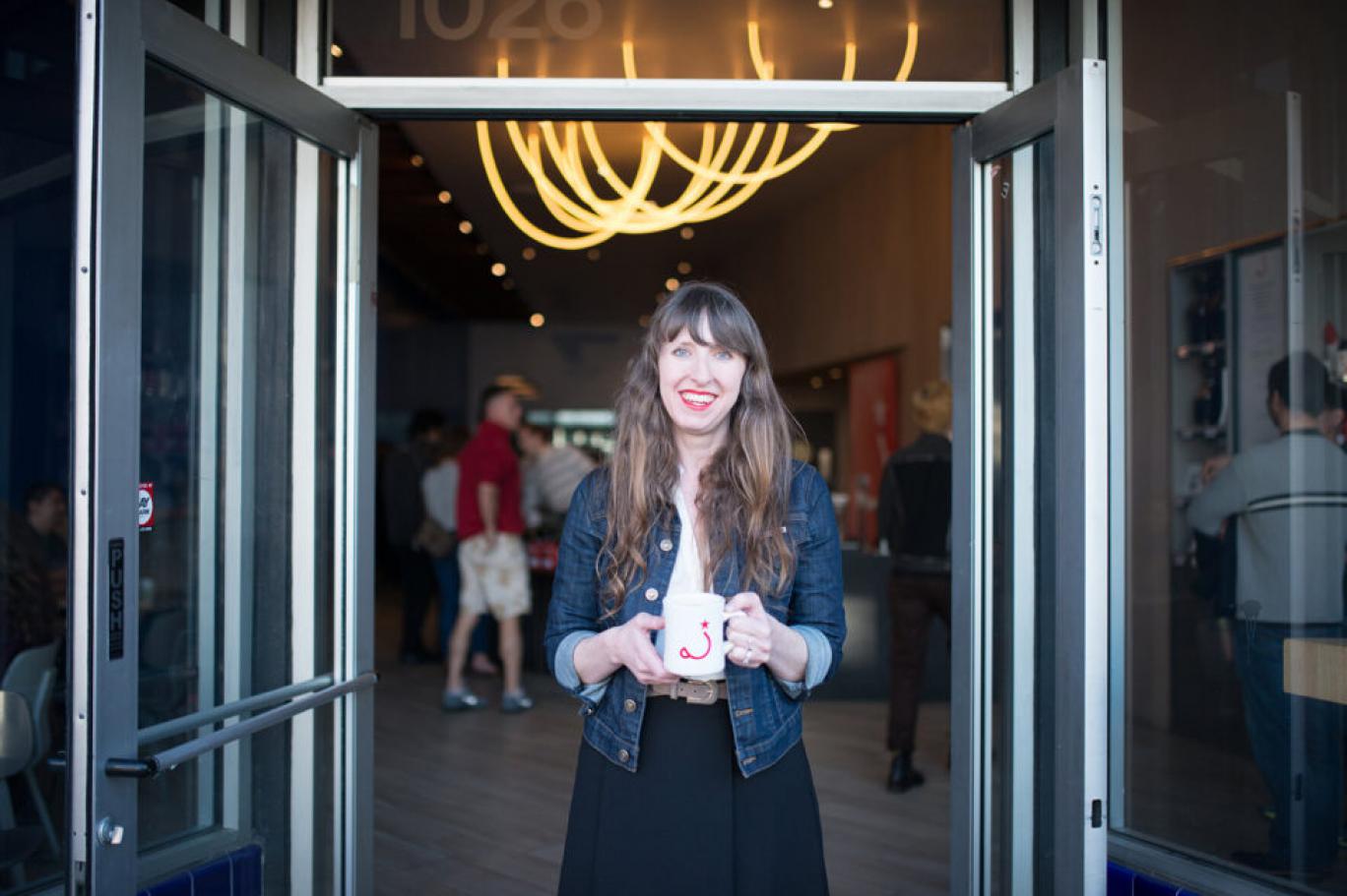 Bir siyahiye ırkçı küfür eden eşini işten kovdu