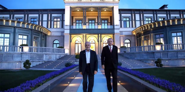 Saadet Partisi'nde Oğuzhan Asiltürk depremi