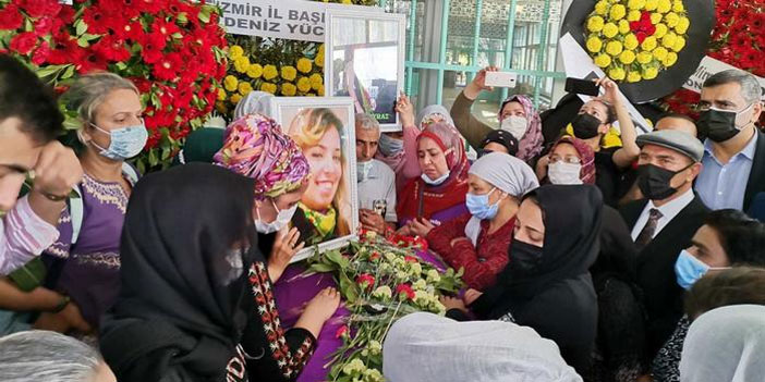 Deniz Poyraz İzmir'de son yolculuğuna uğurlandı