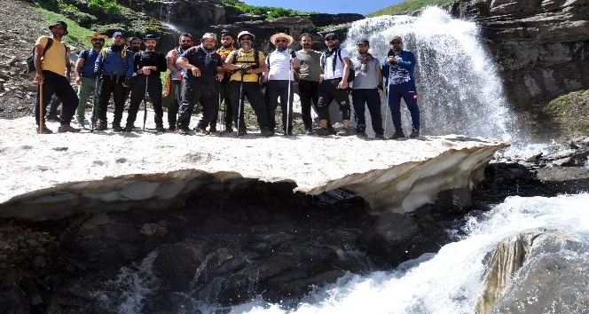 Orşe Şelalesi'ne ziyaretçi akını