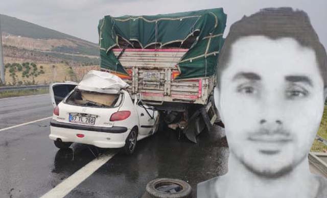 TIR'a arkadan çarpan otomobilin sürücüsü öldü