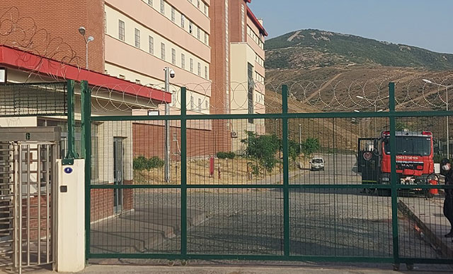 Geri Gönderme Merkezi'nde yangın: 1 ölü