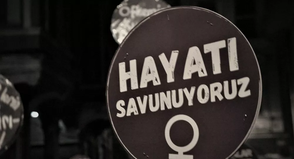 Eski eşini sokak ortasında bıçaklayıp kaçtı