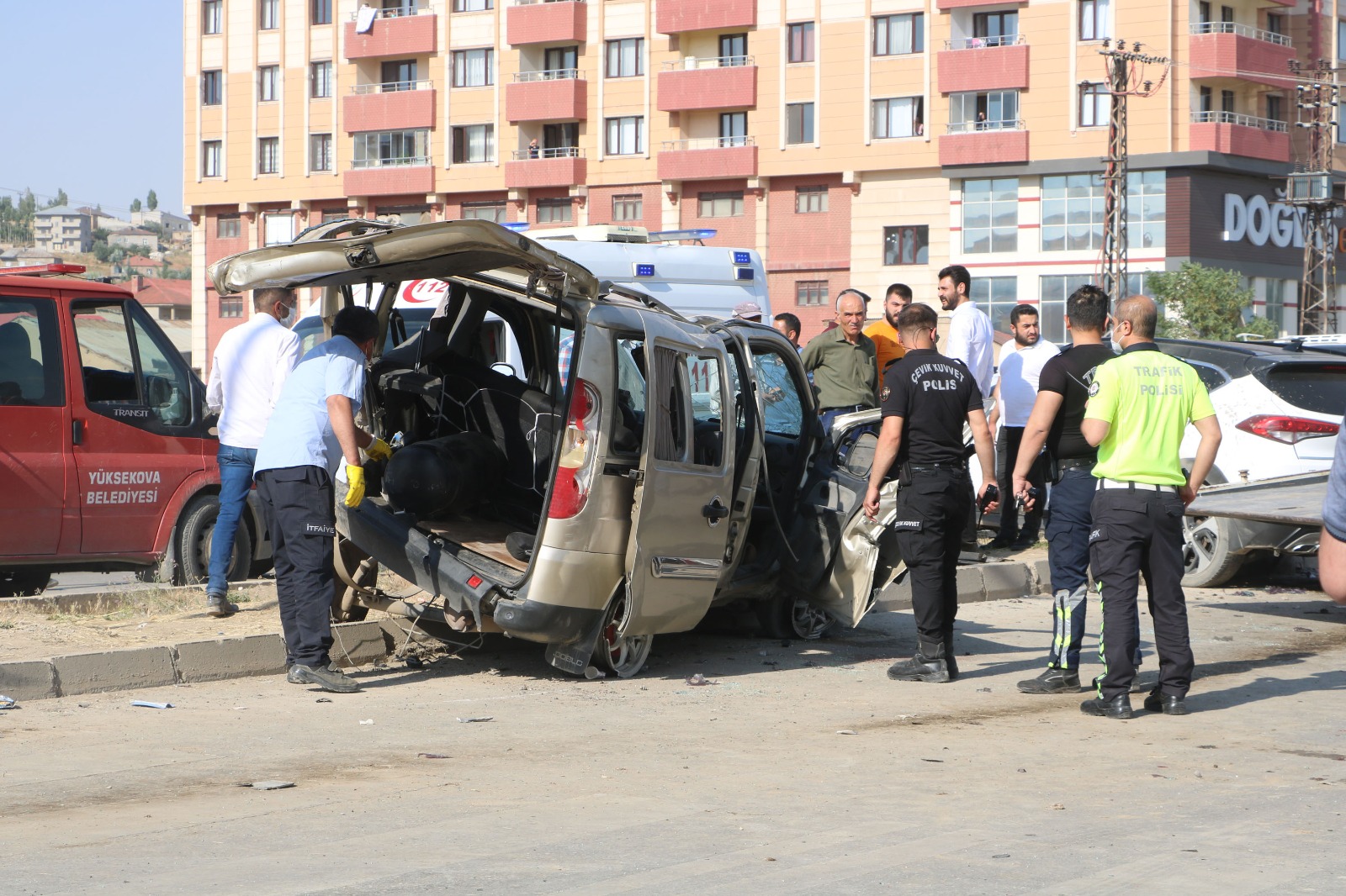 Yüksekova'da trafik kazası: 9 yaralı