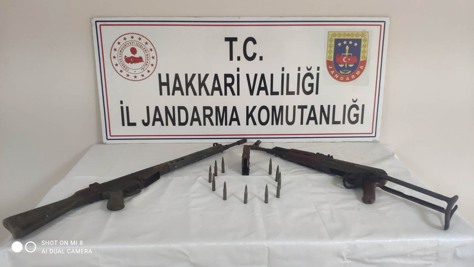 Hakkari'de silah ve mühimmat ele geçirildi
