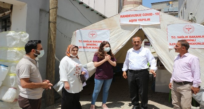 Şemdinli'de randevusuz aşı çadırına yoğun ilgi