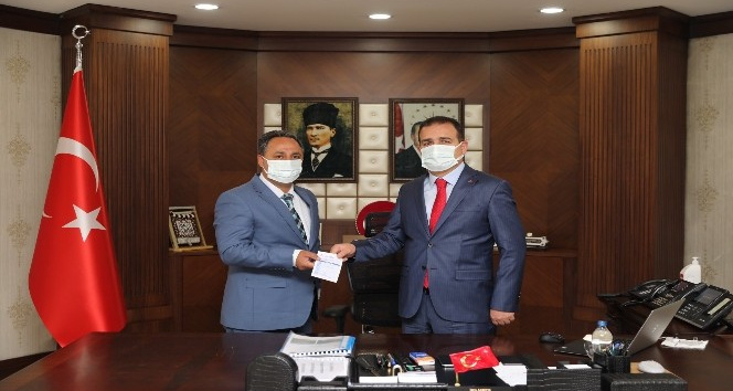 Vali Akbıyık'tan kurban bağışına destek