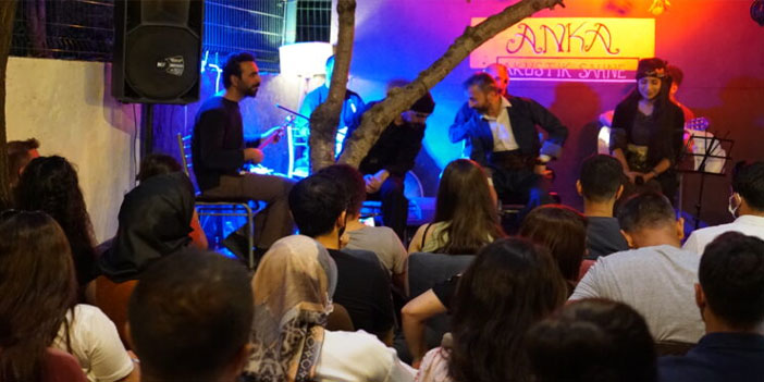 Van’da pandemiden sonra ilk konserde Dengbej Divanı kuruldu