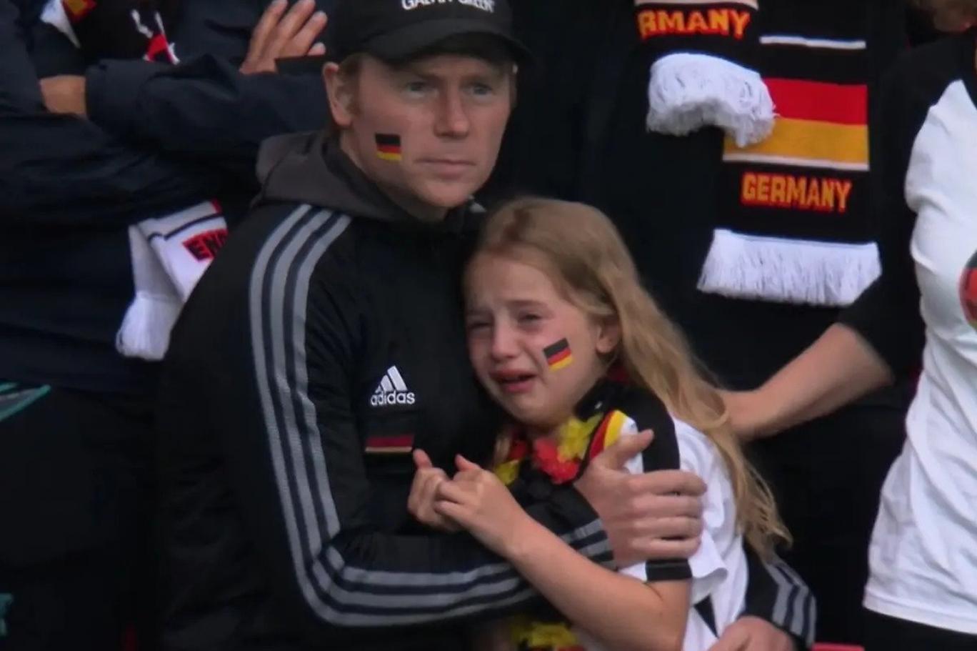 Almanya'nın Euro 2020'deki haline ağlayan kız çocuğu için 4 günde 400 bin lira toplandı