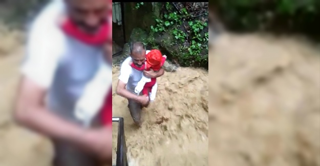 Mağarayı su bastı, mahsur kalan 7 kişiyi köylüler kurtardı