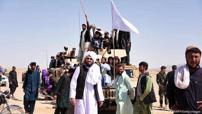 Afganistan'da Taliban'ın ilerleyişi sürüyor