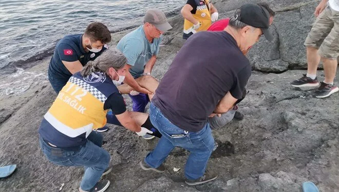 Balık tutarken kayalıklardan düştü