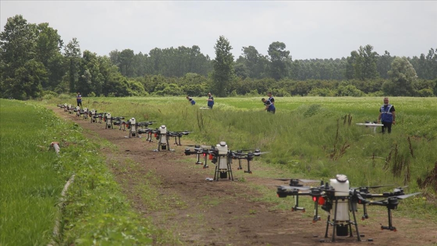ZİHA'larla çoklu uçuş ilaçlama denemesi Samsun'da yapıldı