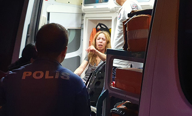 Kadınların bıçaklı kavgası: 1 yaralı