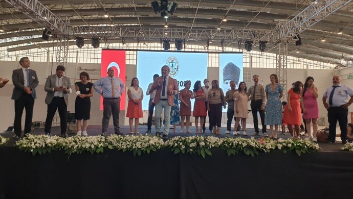 İzmir'de Yücel güven tazeledi