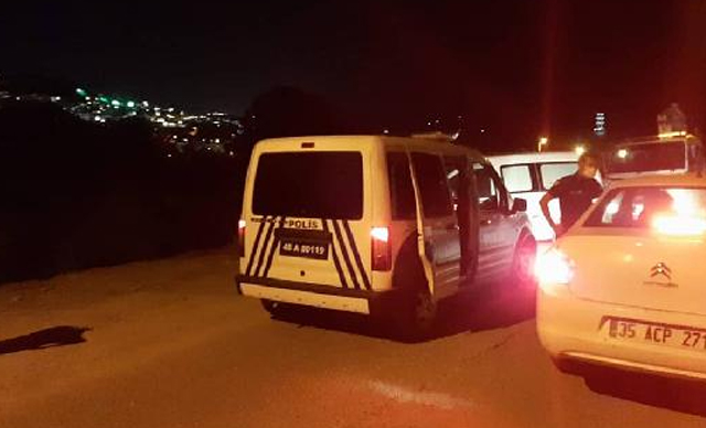 Motosiklet virajda yoldan çıktı: 2 ölü