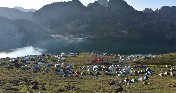 Hakkari Sat Buzul Gölleri'nde renkli festival