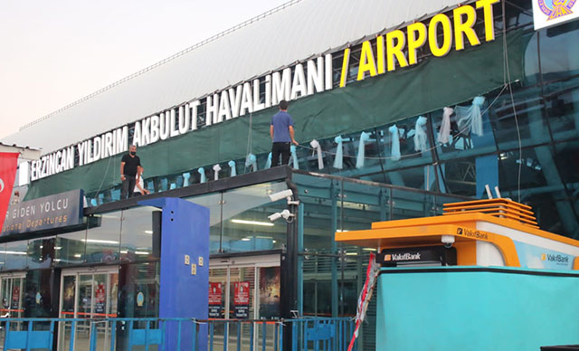 Yıldırım Akbulut'un ismi Erzincan Havalimanı'na verildi