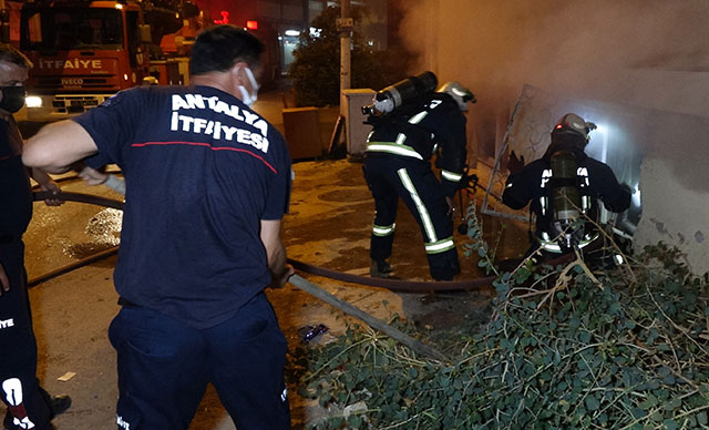 Evi yandı erkek arkadaşını suçladı