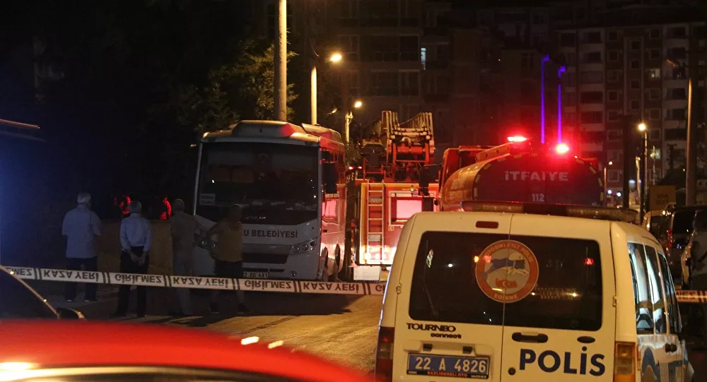 Bayram tatiline giden ailenin evi yandı