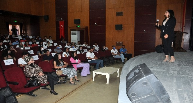 Yüksekovalı girişimci kadınlardan ‘Kariyer ve İş' semineri