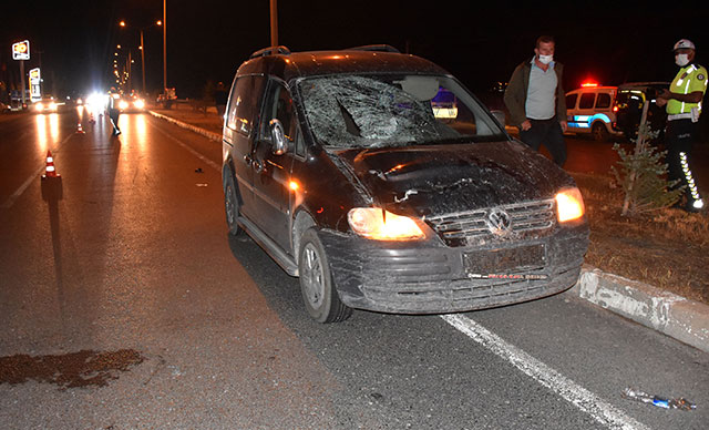 Hafif ticari aracın çarptığı 15 yaşındaki Azra Nur, ağır yaralandı