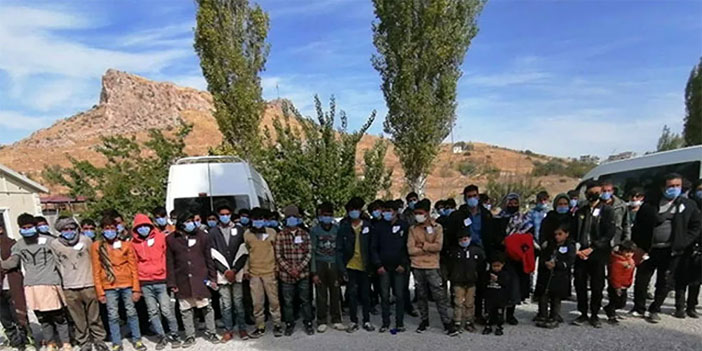 Türkiye vatandaşlığı için bin 500 dolar aldılar