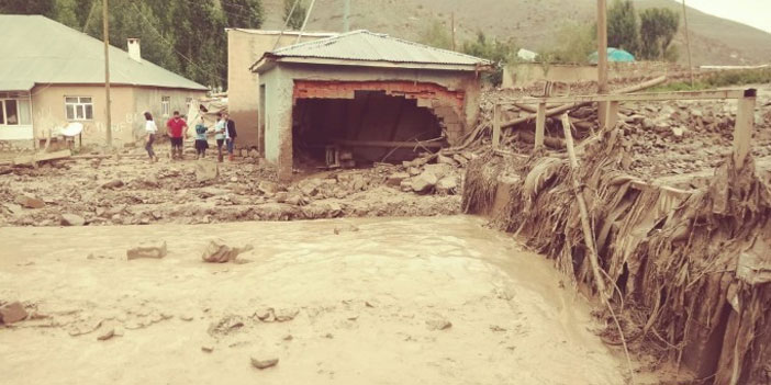 Başkale’de sel: Vatandaşlar mağdur!