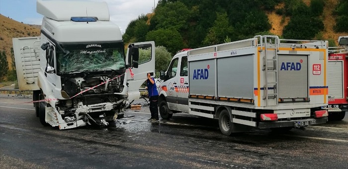 Van'da trafik kazası: 2 ölü, 3 yaralı