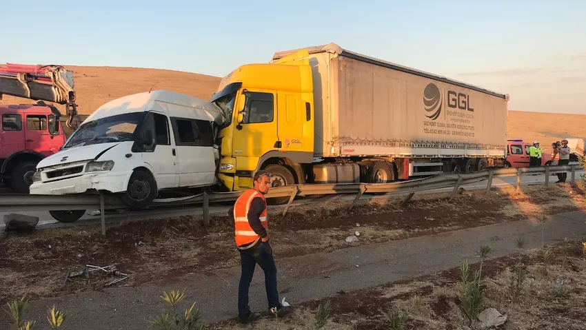 Feci Kaza: 3 ölü, 16 yaralı