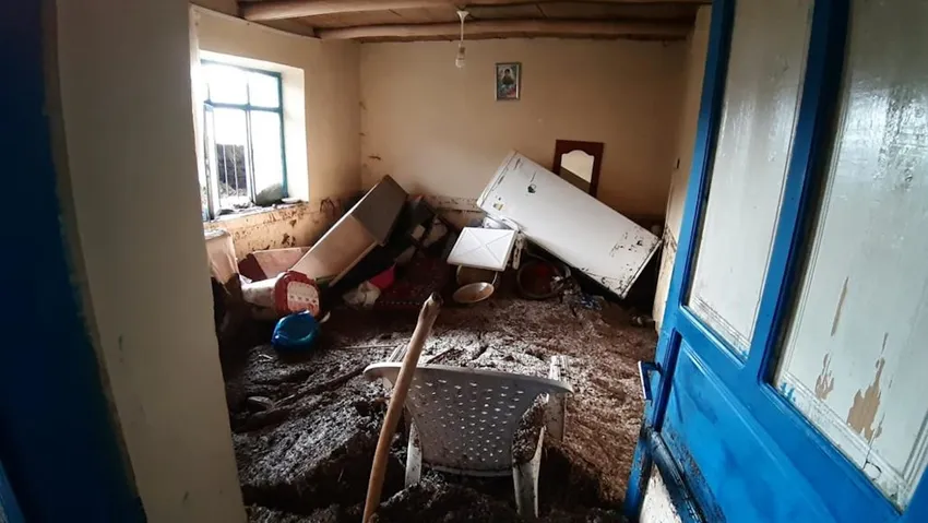 Çaldıran'da sel; hasar büyük