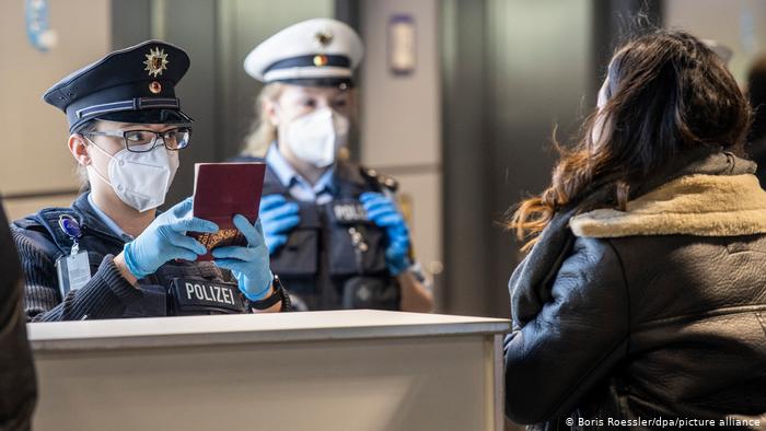 Almanya ülkeye girişlerde "test zorunluluğu" getirdi