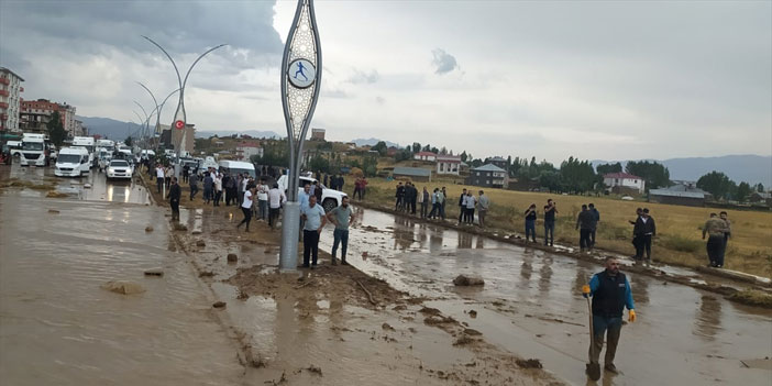 Hakkari-Van kara yolu ulaşıma açıldı