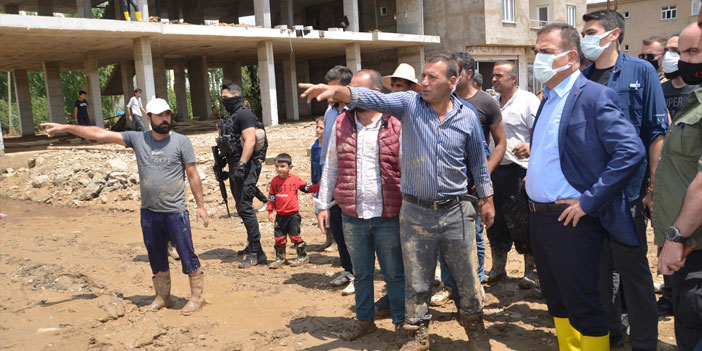 Vali Akbıyık sel bölgesinde incelemelerde bulundu