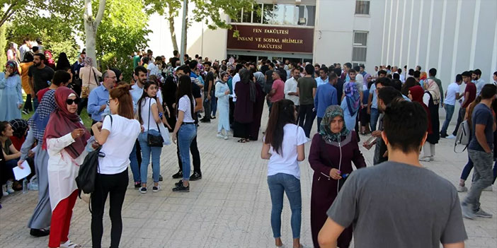 Pandemi üniversite tercihlerini de etkiledi: Tıp ve hemşirelik bölümlerine ilgi arttı